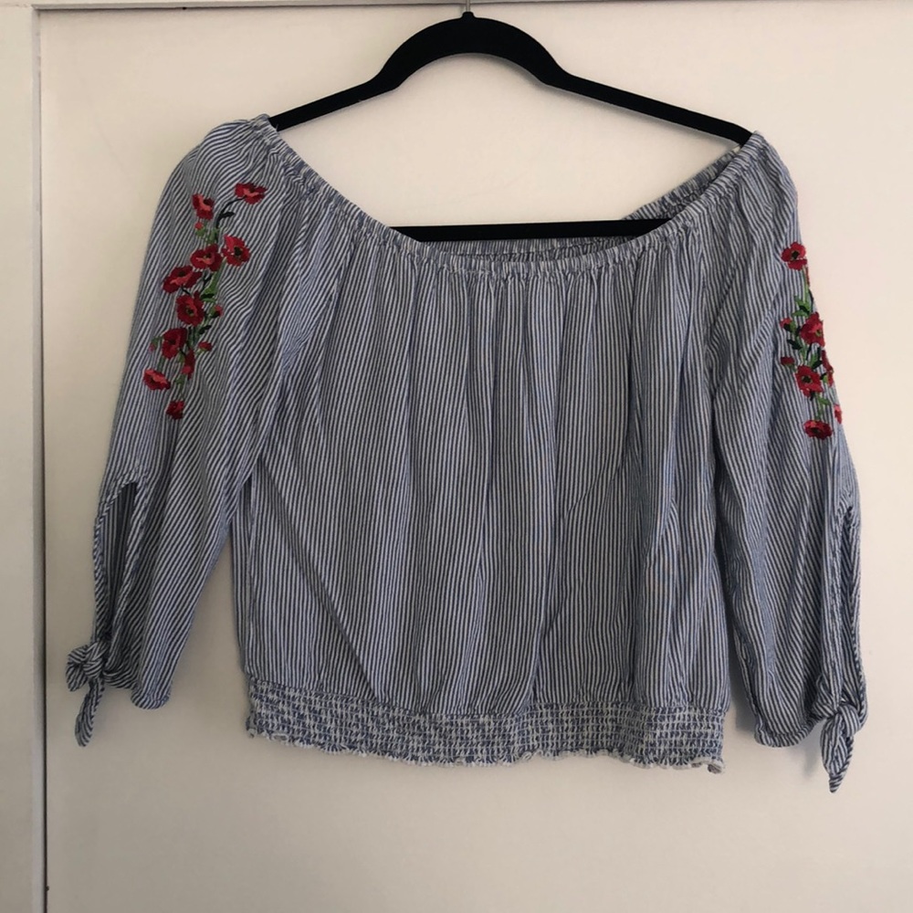 NEW HOLLISTER off the shoulder top - Picture 1 of 3